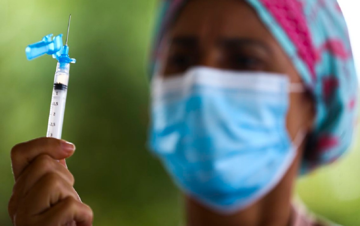 Desigualdade na distribuição de vacinas dificulta fim da pandemia de covid-19